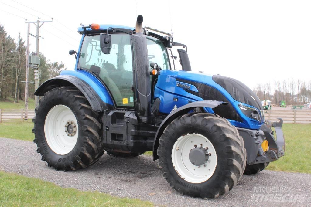 Valtra T174 Tractor Горски трактори