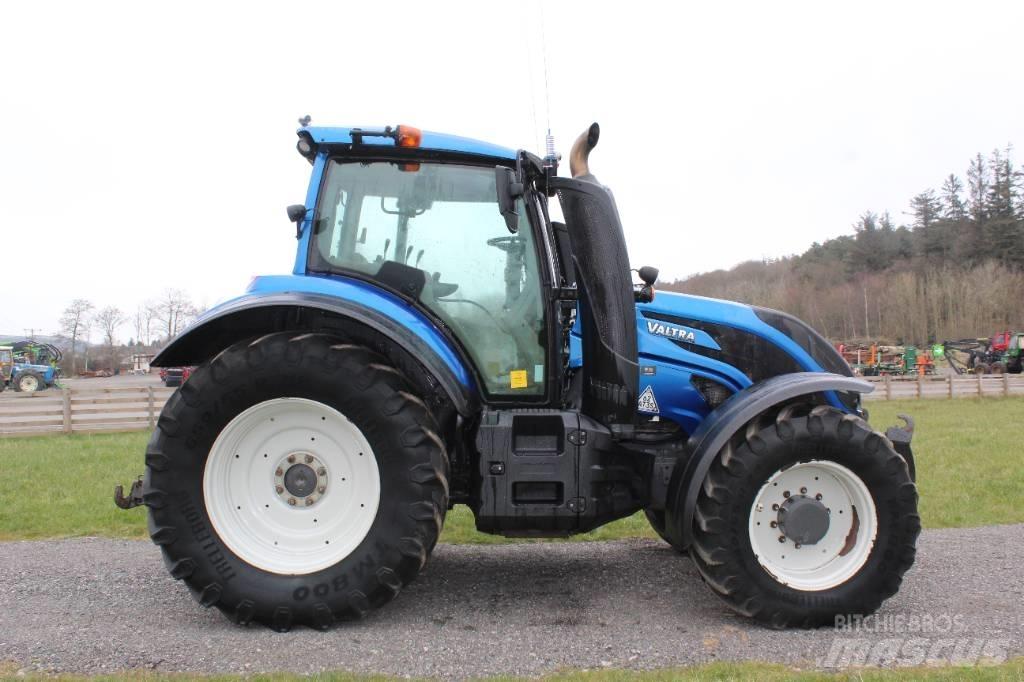 Valtra T174 Tractor Горски трактори
