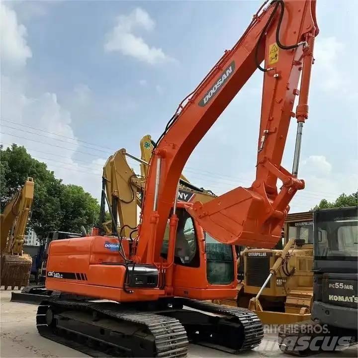 Doosan DX 140 LC Верижен екскаватор