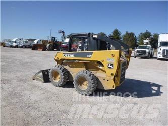 John Deere 325 Мини товарачи
