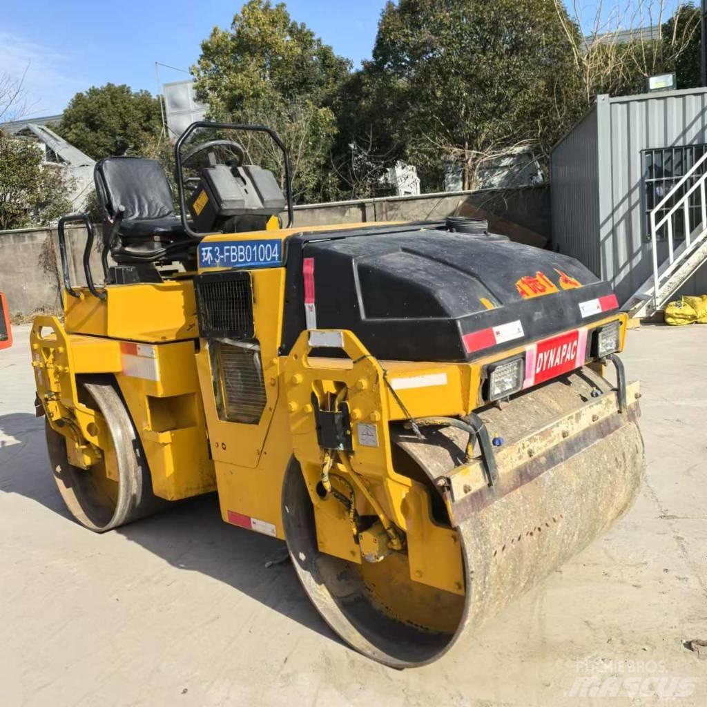 Dynapac CC 142 Двойни барабанни ролки
