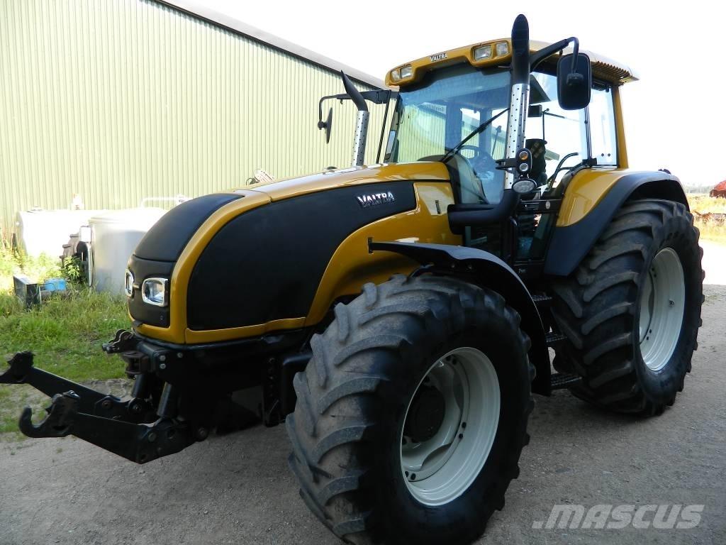 Valtra T 140 Трактори