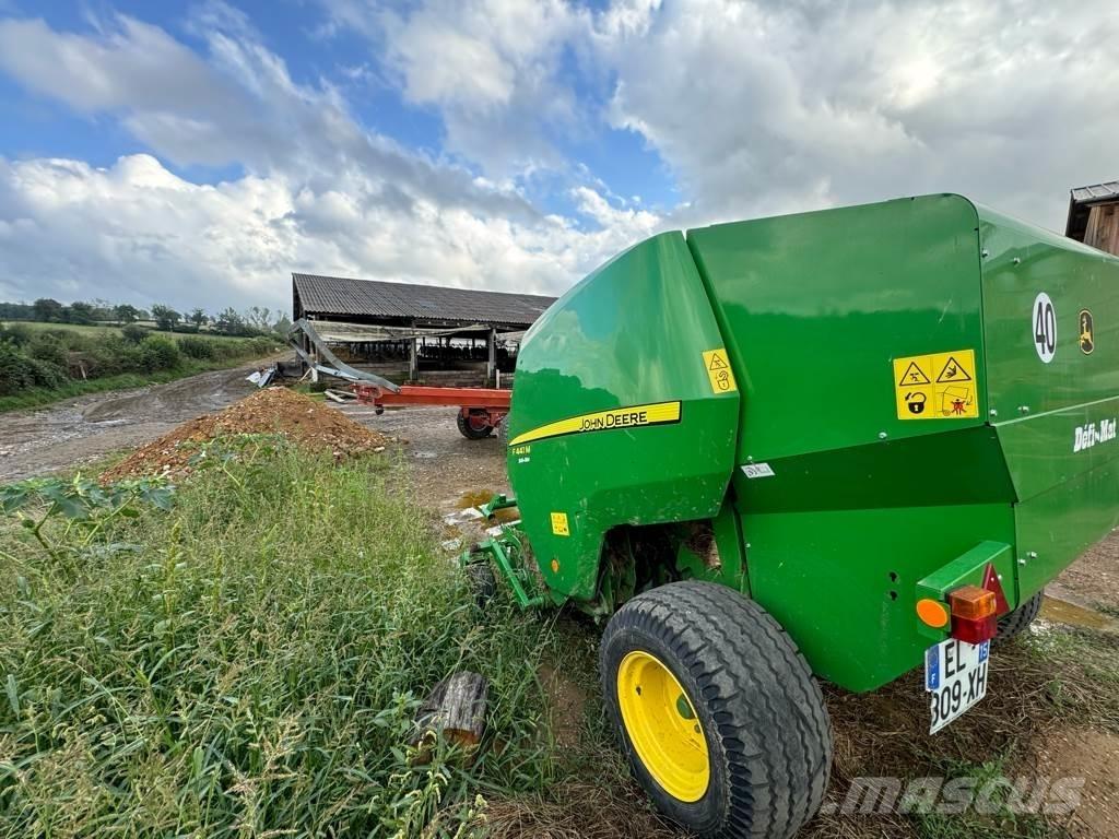 John Deere F441M Сламопреси за кръгли бали
