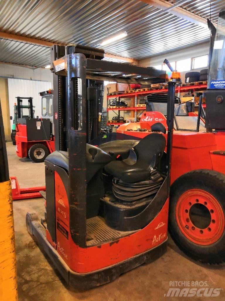 Linde R14AC Ретрак/ Високоповдигач с изместване на вилката напред