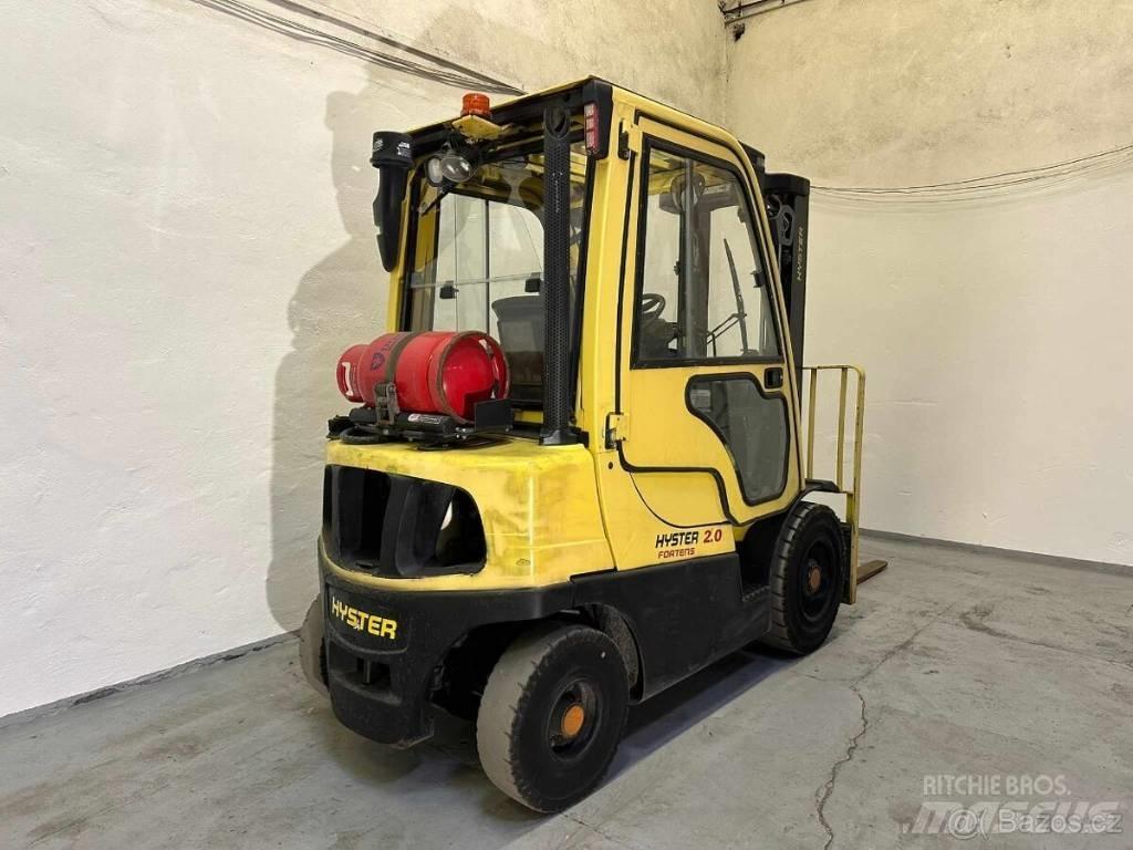 Hyster H2.0FT Камиони с АГУ