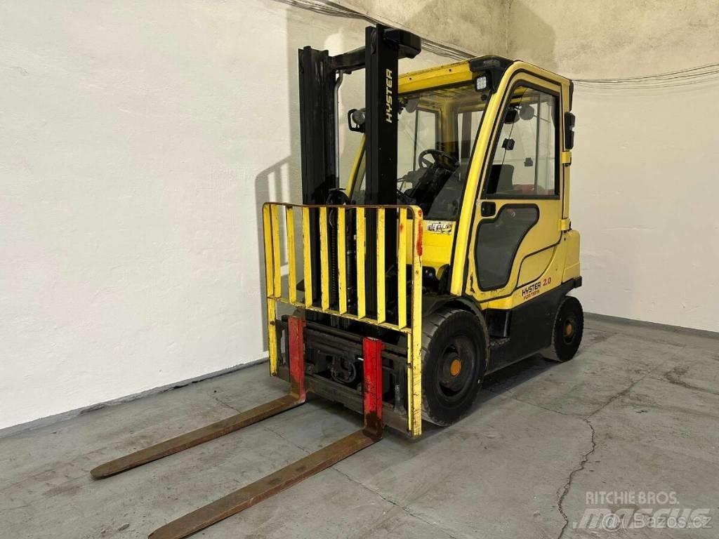 Hyster H2.0FT Камиони с АГУ