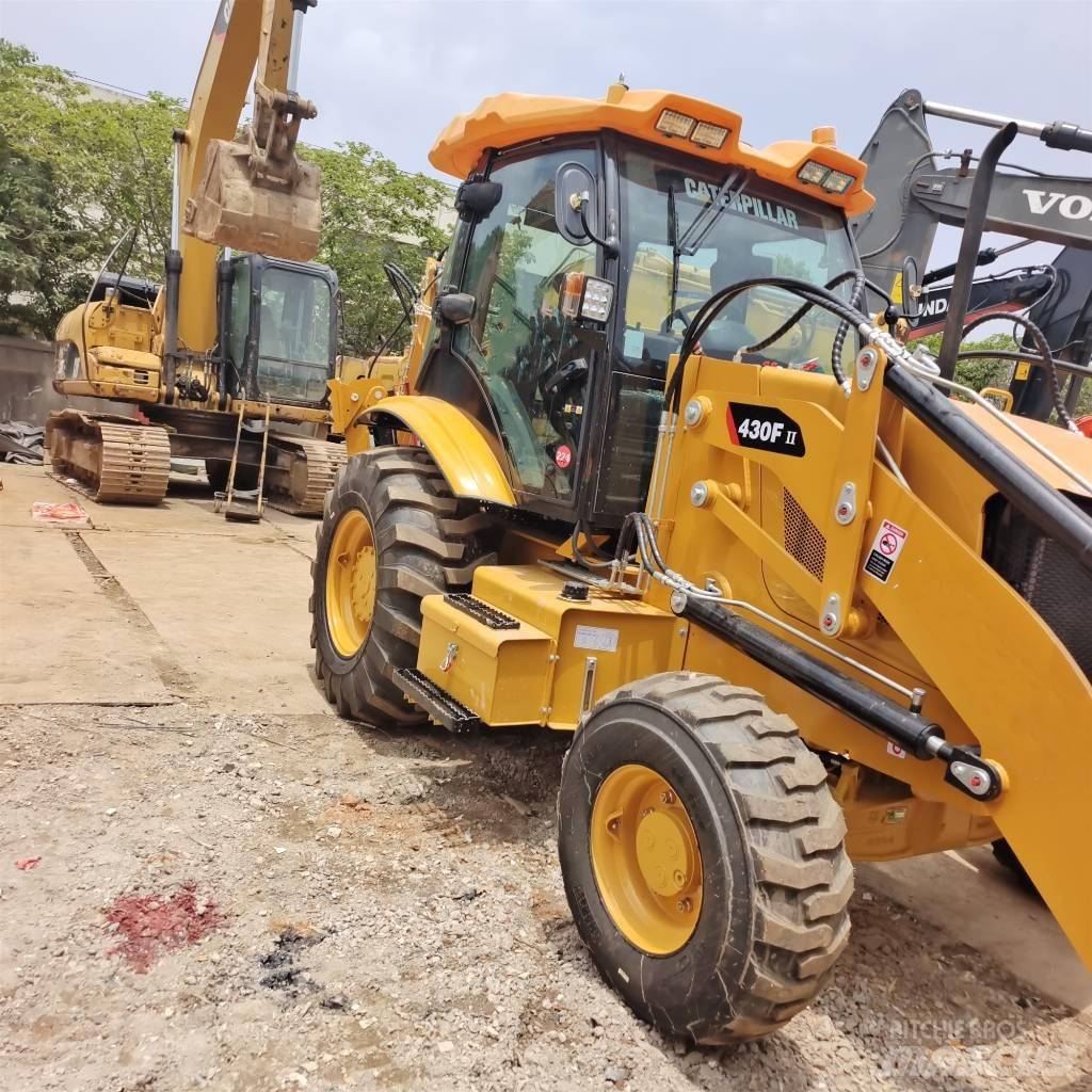 CAT 430 F Товарач със заден ексватор