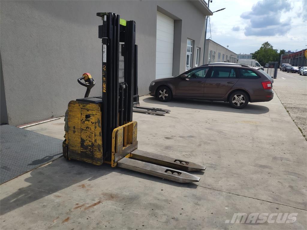 Yale MS16 AC Самоходни товарачи