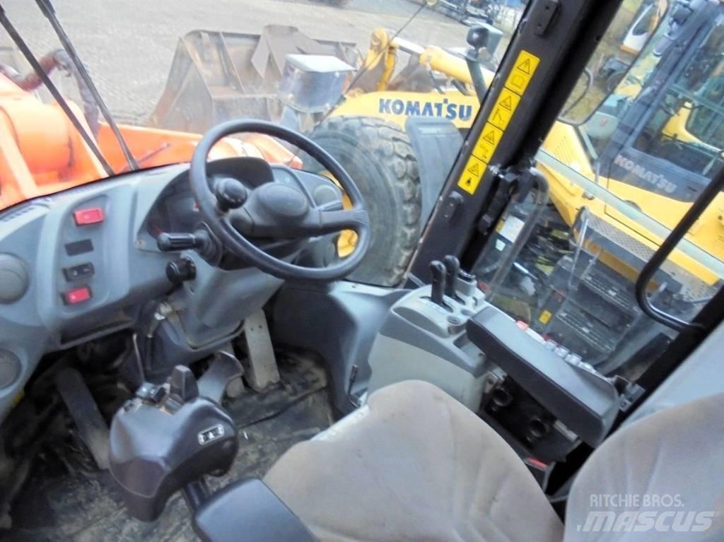 Hitachi ZW 310-6 Колесни товарачи