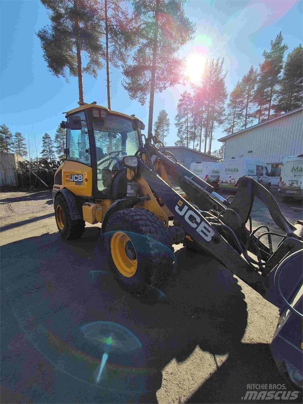 JCB 407 Колесни товарачи