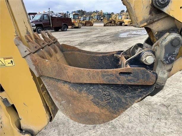 CAT 430 F Товарач със заден ексватор