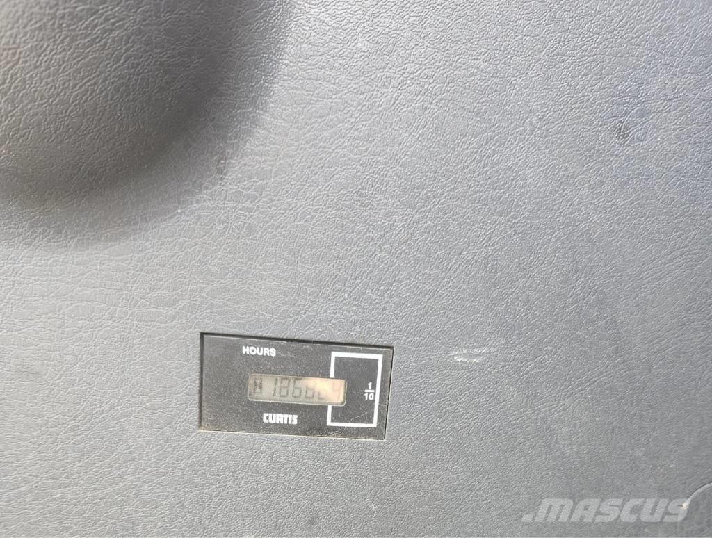 Hyundai Robex 300 LC Верижен екскаватор