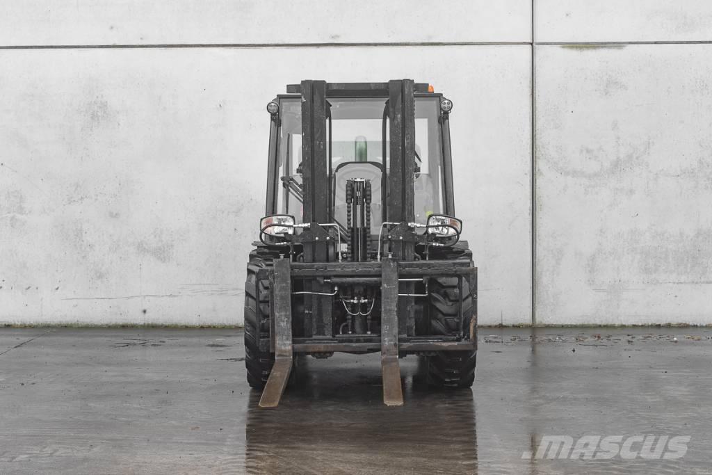 Manitou MC 30-4 D Дизелови камиони