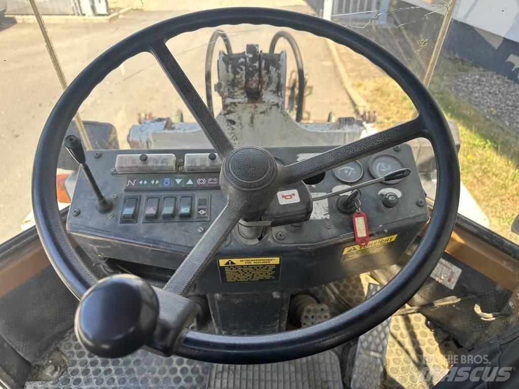 Schaeff SKL 832 Колесни товарачи