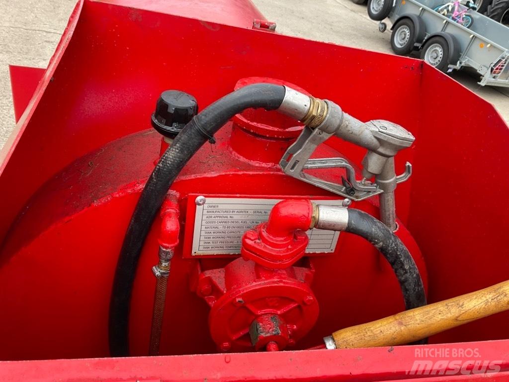  AGRITEK FUEL BOWSER Резервоари за гориво и добавки
