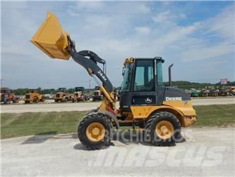 John Deere 244K Колесни товарачи