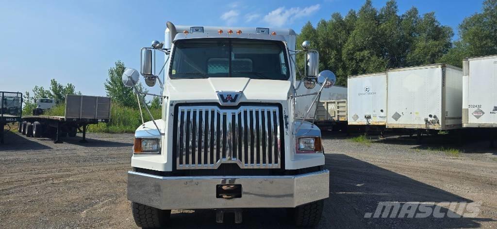 Western Star 4700 SB Влекачи