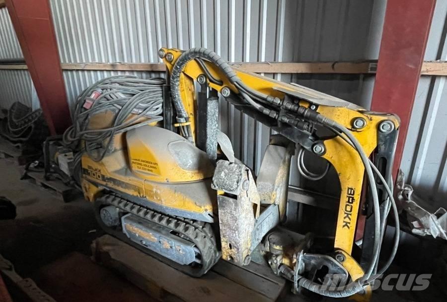 Brokk 100 Багери за разрушаване
