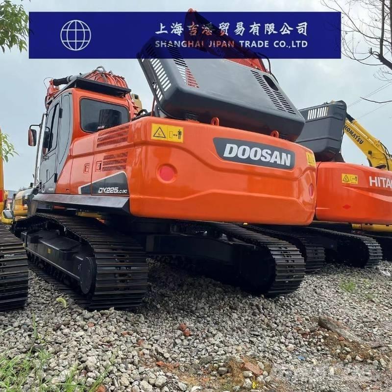 Doosan DX 225 Верижен екскаватор
