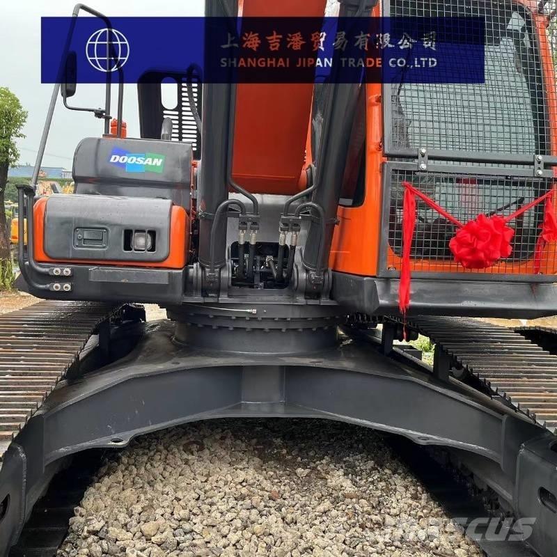 Doosan DX 225 Верижен екскаватор