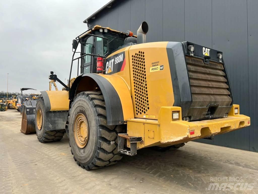 CAT 980M Колесни товарачи