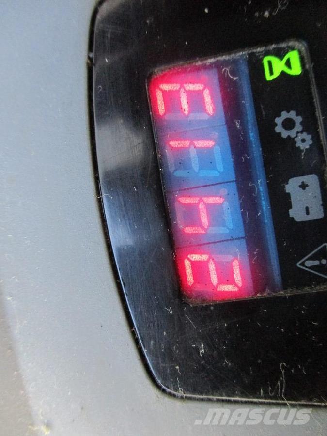 Toyota LPE250 Транспалетни колички с платформи