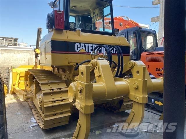CAT D 6 G Верижни булдозери
