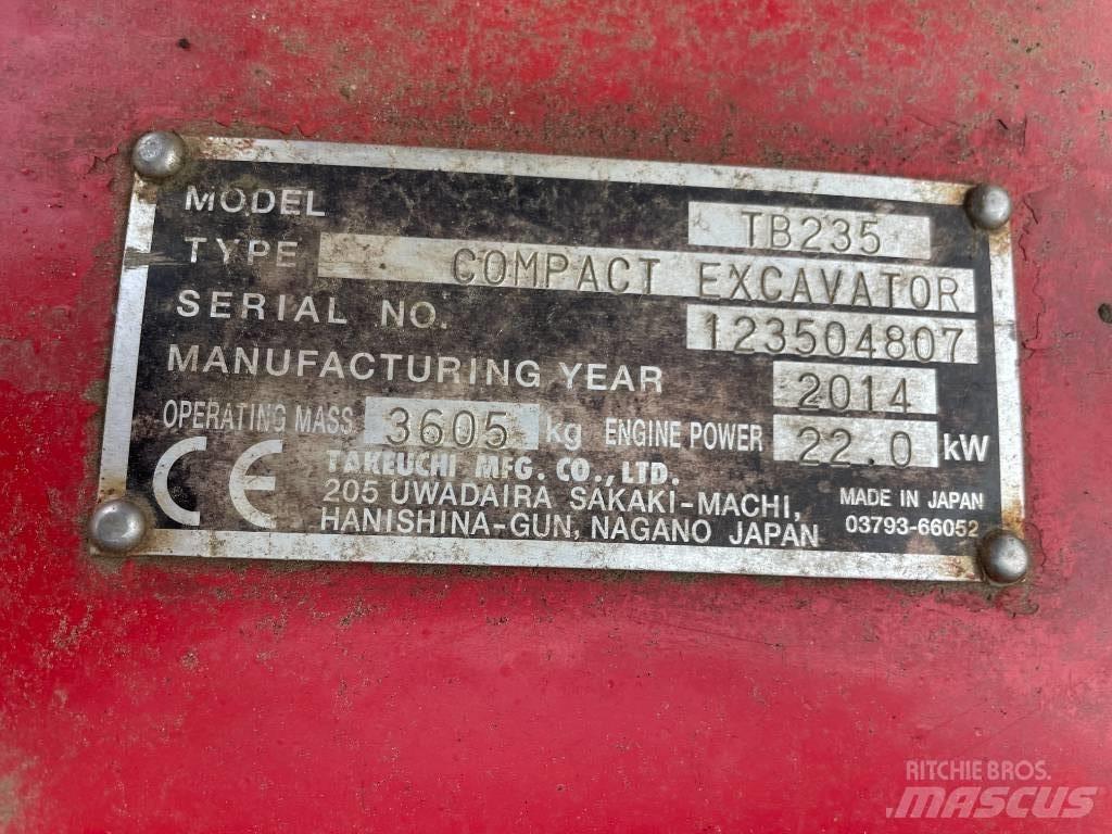 Takeuchi TB 235 Мини екскаватори < 7 т