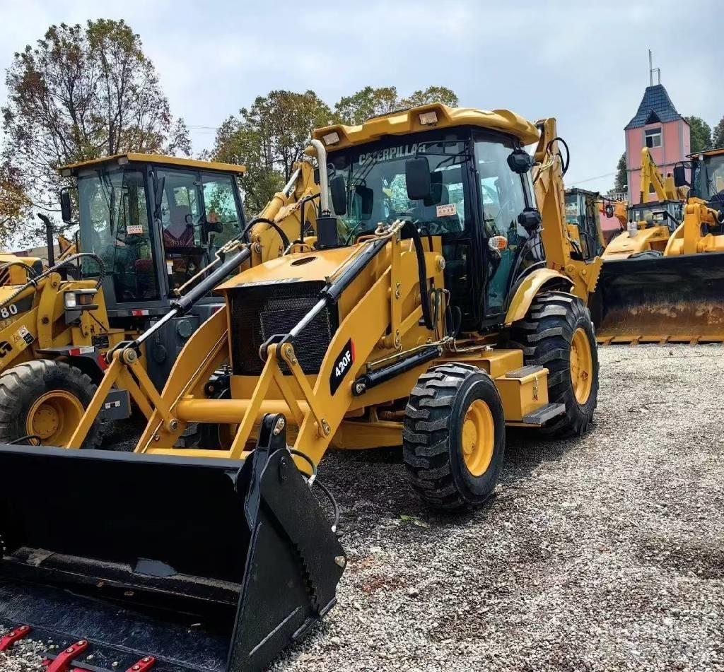CAT 420 F Товарач със заден ексватор