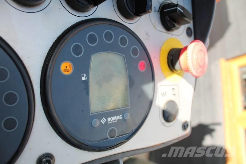 Bomag BW 135 AD-5 Двойни барабанни ролки
