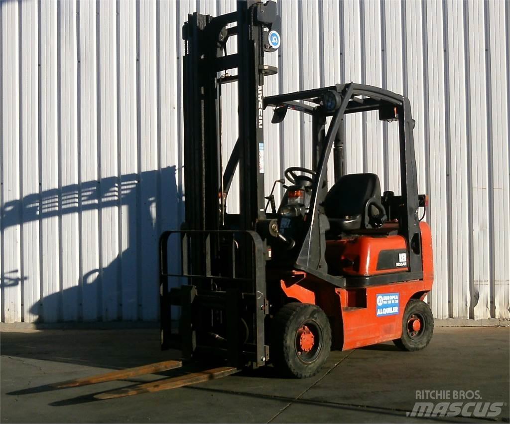 Nissan FD01A18Q Дизелови камиони