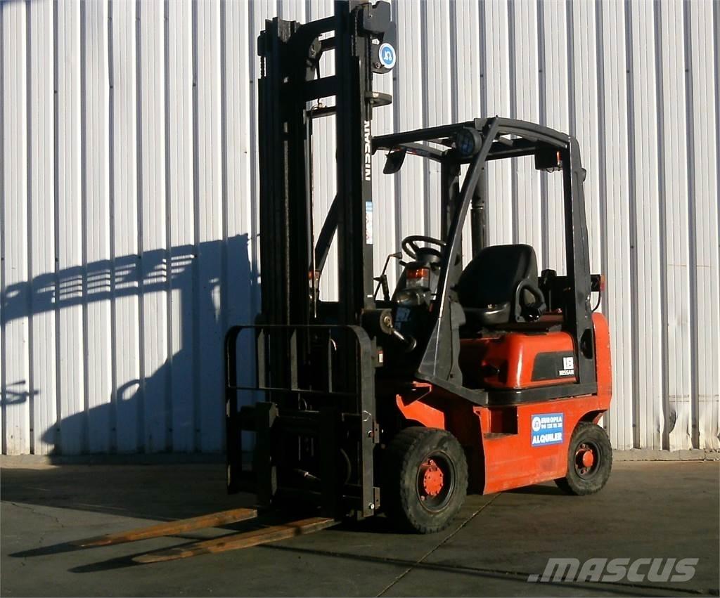 Nissan FD01A18Q Дизелови камиони