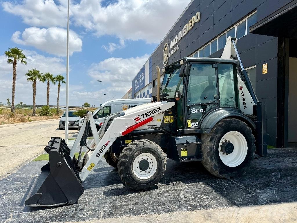 Terex 820 Товарач със заден ексватор