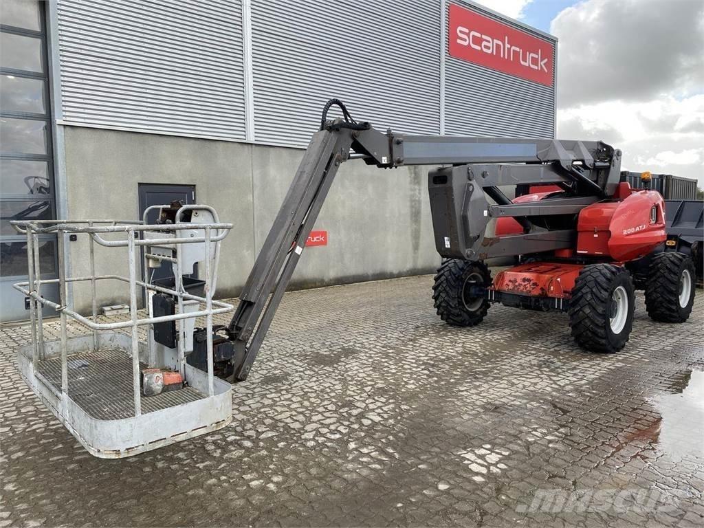 Manitou 200ATJ RC Съчленени стрелови подемници