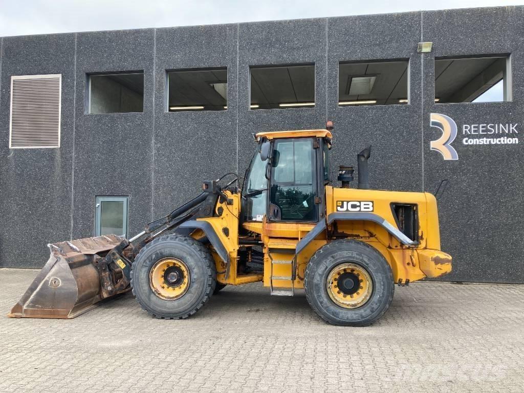 JCB 436 Колесни товарачи