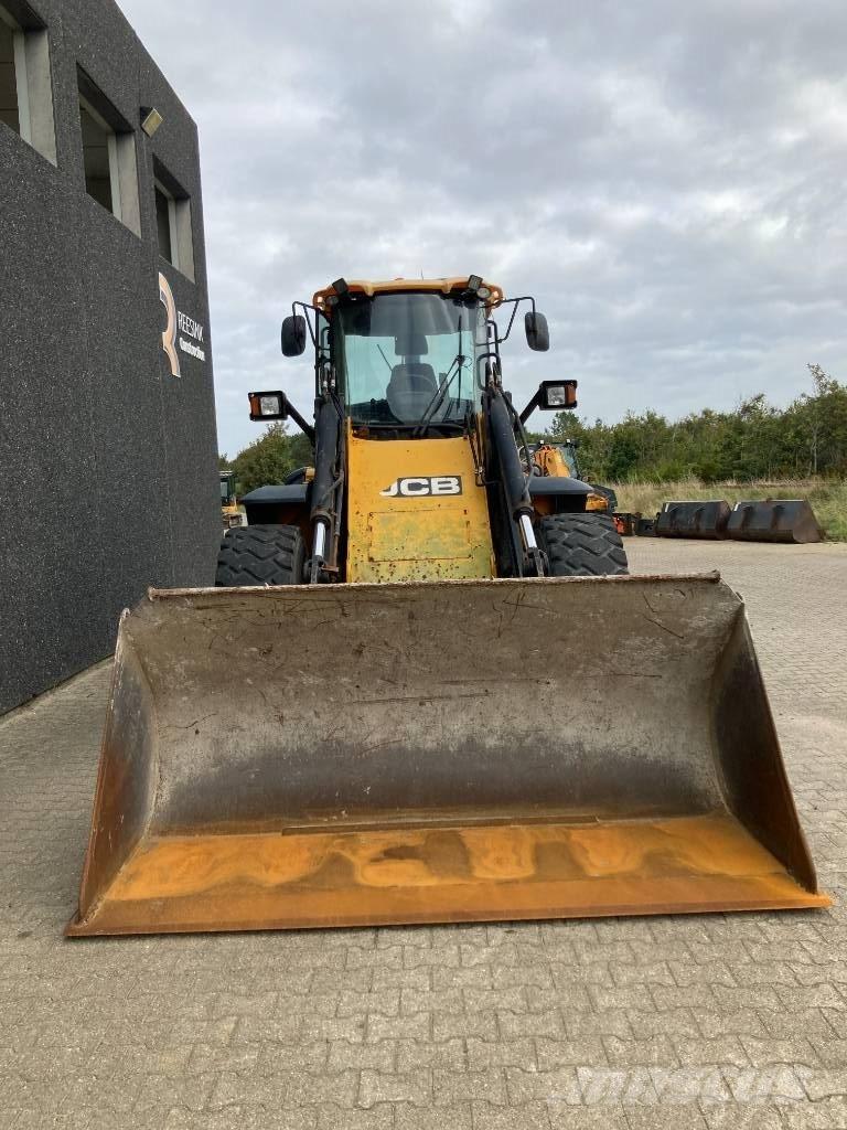 JCB 436 Колесни товарачи