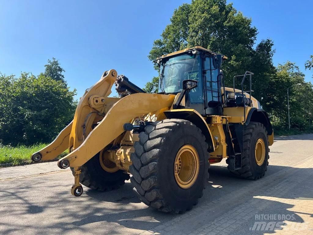 CAT 966M Колесни товарачи