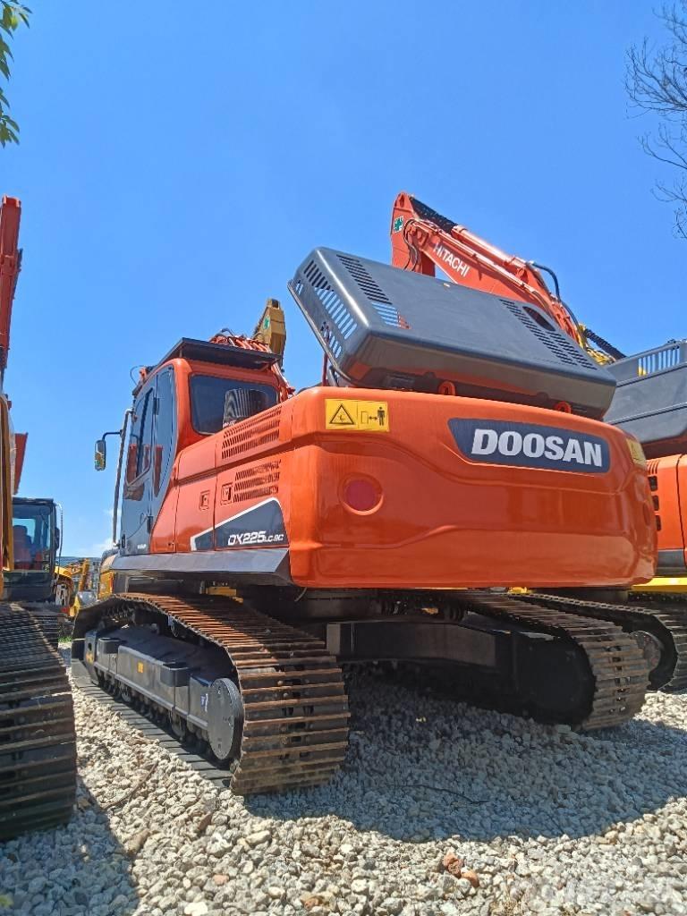 Doosan DX 225 Верижен екскаватор