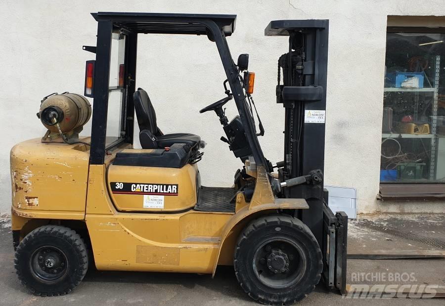 CAT GP 30 Камиони с АГУ