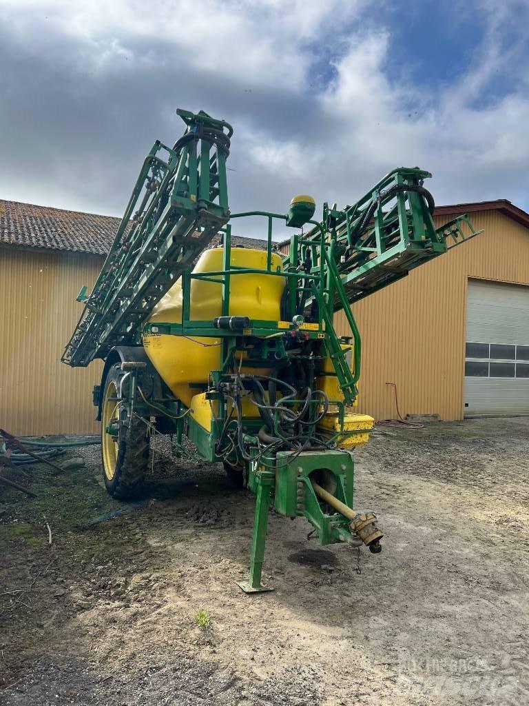 John Deere 840 Прикачни пръскачки
