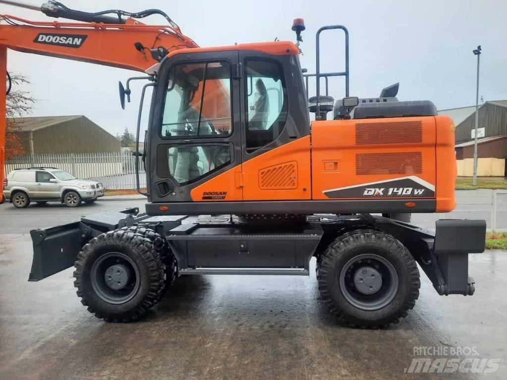 Doosan Dx140W-7 Колесни екскаватори