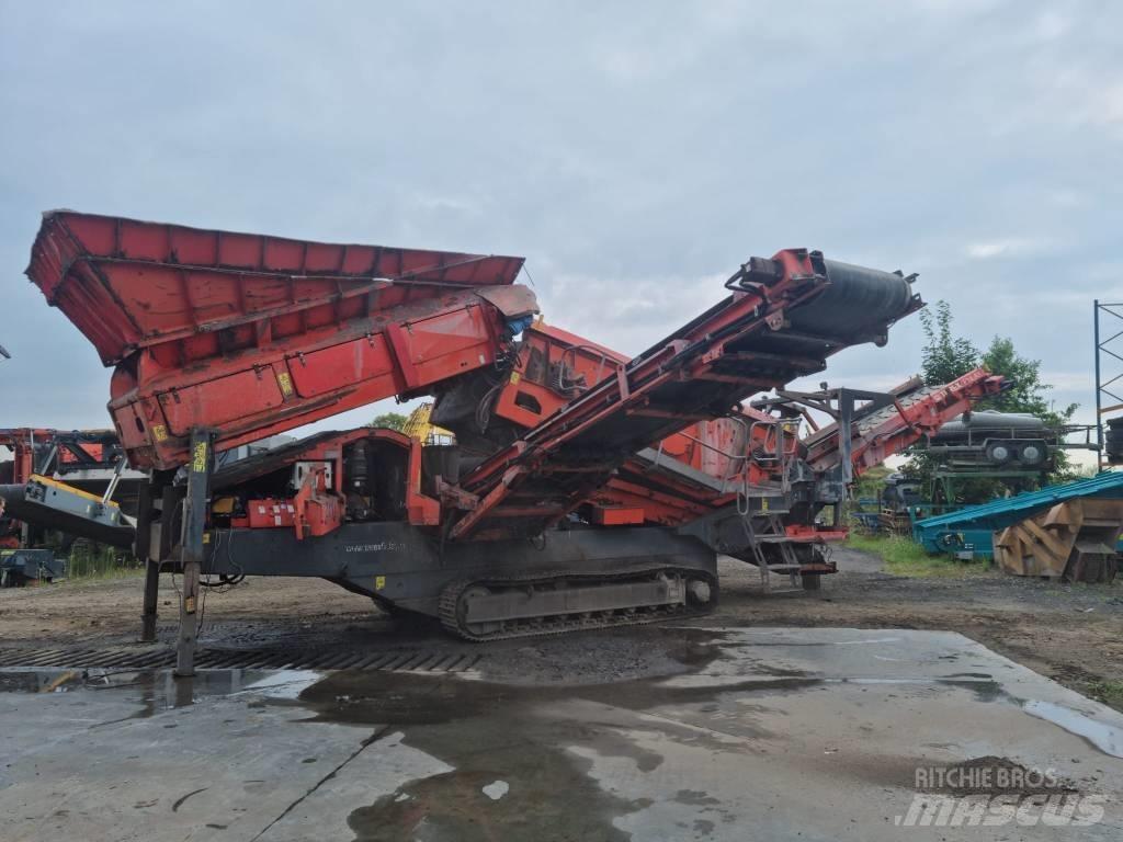 Terex Finlay 883+ Мобилни скрийнери
