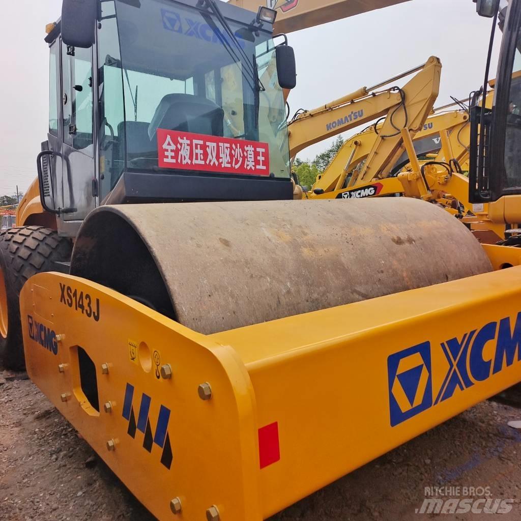 XCMG XS143J Еднобарабанни ролки
