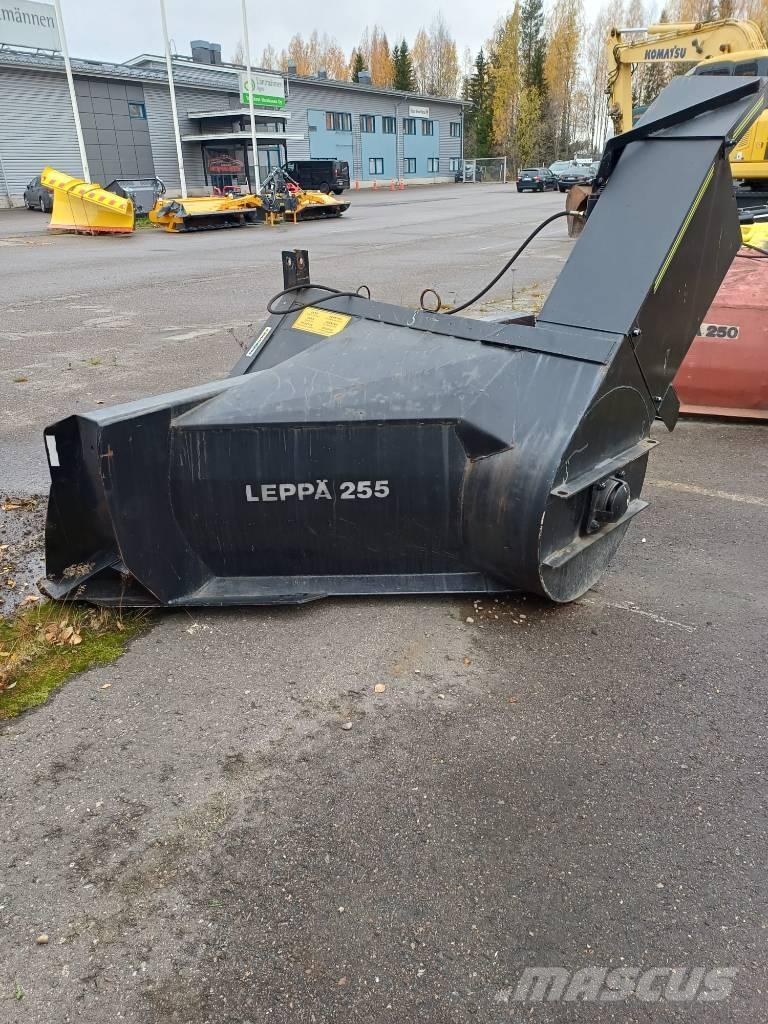 Leppä Leppä 255 Снегохвъргачки
