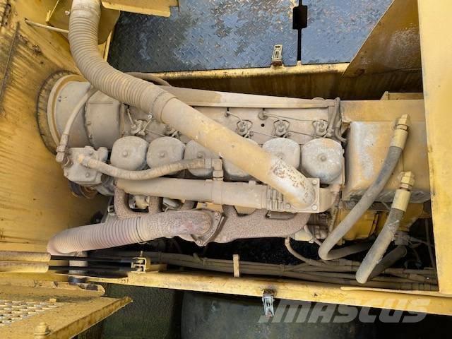 CAT PS 300 Пневматични гумени  ролки
