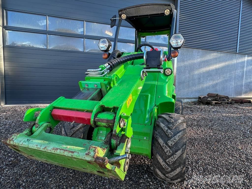 Avant 528 Многофункционални товарачи