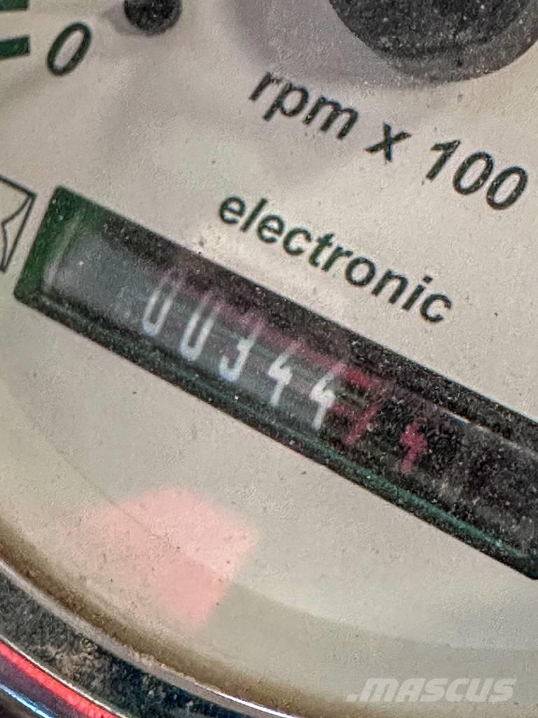 Avant 528 Многофункционални товарачи