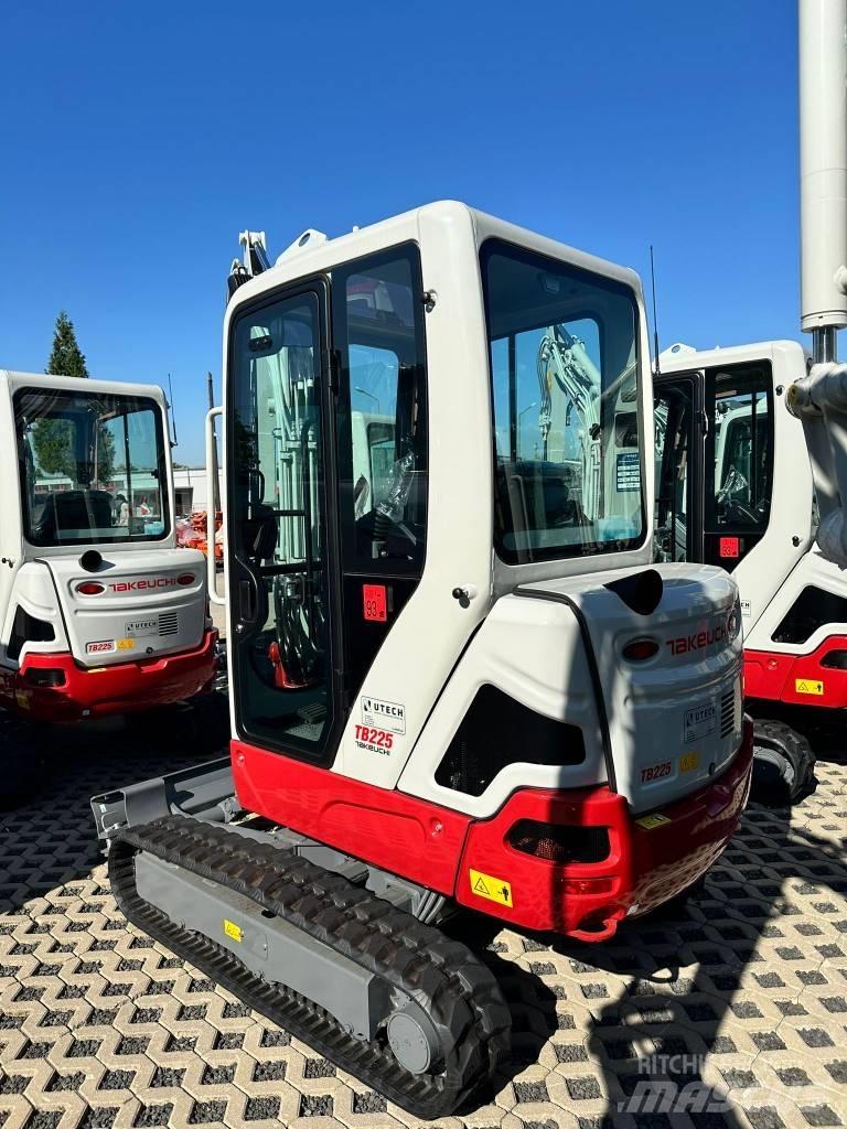 Takeuchi TB225 V3 Мини екскаватори < 7 т