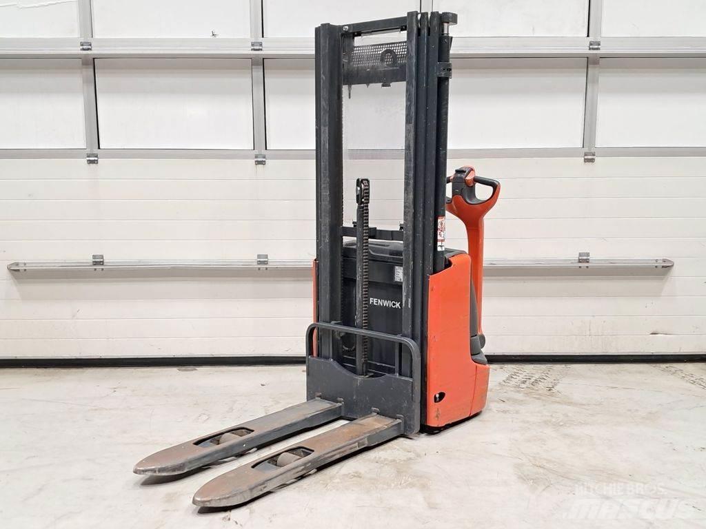 Linde L10 Колички високоповдигачи с теглич