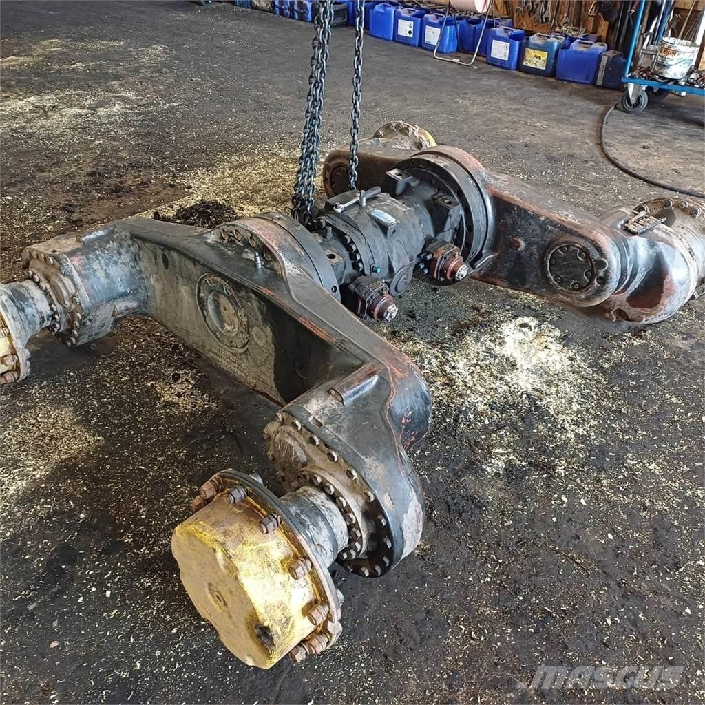 John Deere 1270e Предаване